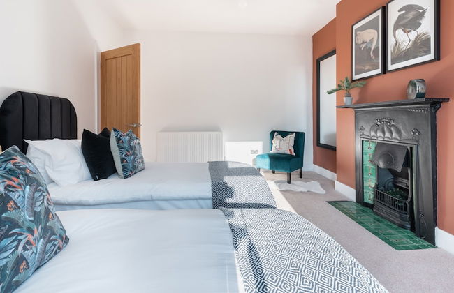 Kensington Place - 4 Bedroom Home w Free Parking - Photo 65