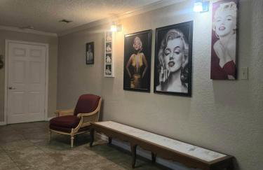 5BR3BA Home, 2 Blocks from Beach, ADA Accessible - Foto 11