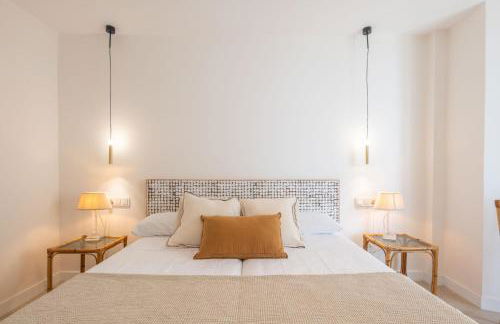 In front of SEA & CENTER - Foto 16