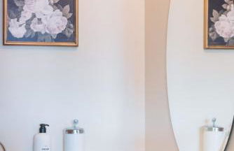 Gorgeous Eccentric Family Home with Cowboy Pool - Foto 76