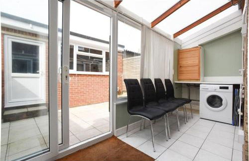 Spacious 4-Bed Family House - Foto 25