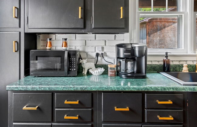 NEW Luxe Pet Friendly Free Parking Downtown - Foto 38