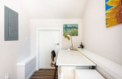 Walkable Apt Next to Restaurants, Bars, and Shops! - Foto 23