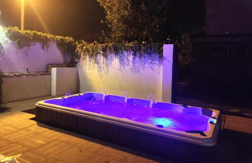 Villa Sitges El Ranch Amaizing Outdoor Areas Beaches at 5 minutes walk Sitges at 15 min drive AC Pool Jacuzzi & Garden XXL - Foto 35