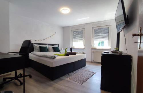 FeWo Innenstadt mit Dachterasse, Grill, bis 8 Personen, 3 SZ - Foto 3