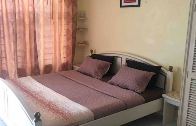 1 Bed Villa - Sleeps 2 - Garden - Parking - Wifi - Foto 2