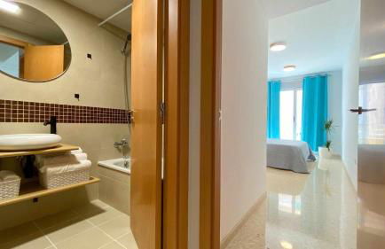 Apart. Port Arenal con terraza y piscina - Foto 14