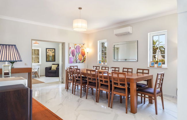 Villa Amendoeira in Olhos de gua - Foto 13