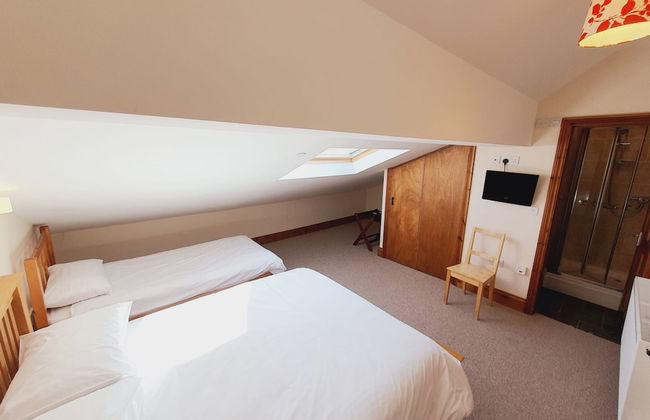 The Victorian Barn self catering holidays with pool & hot tubs - Photo 21