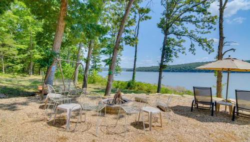 Waterfront Bull Shoals Lake Cabin with Deck and Views! - Foto 2