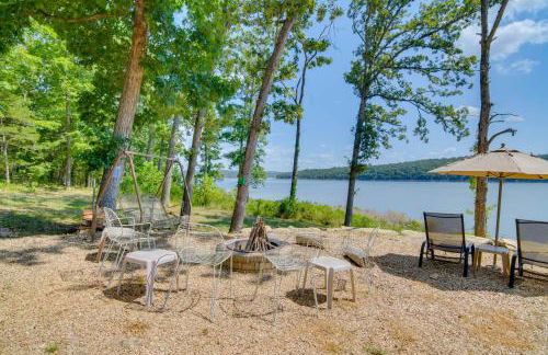 Waterfront Bull Shoals Lake Cabin with Deck and Views! - Foto 2