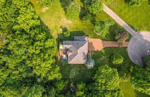 Updated and Spacious Home with Huge Yard Office and Decks - Foto 57