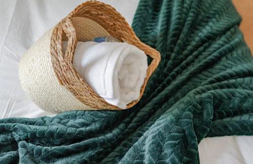 Stylish 5Bedroom Getaway in Quiet Mildenhall Area - Photo 62