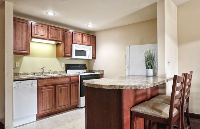 Four Seasons Island Resort - Photo 46