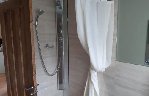 Spacious modern three Bedroom Bungalow ample parking - Foto 22