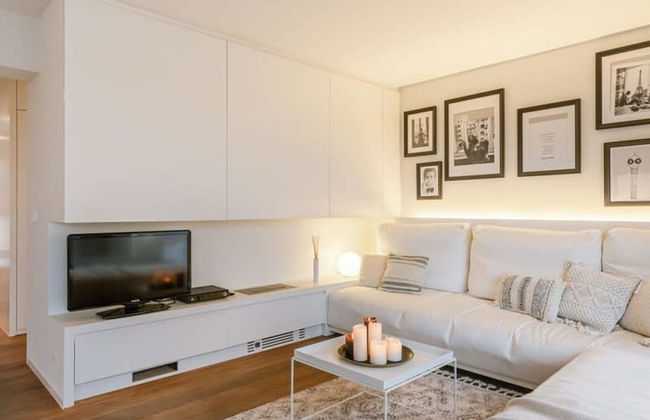 Modern Apartment With Terraces and Parking - Photo 8