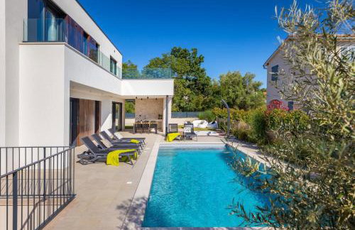 Villa Abarica by Villsy - with heated pool, sauna, jacuzzi - Foto 16