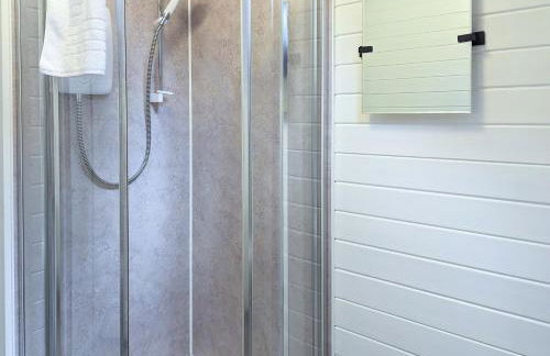 Danu 1A -Hot Tub-Perth-Pet Friendly-Luxury-Romantic - Photo 18