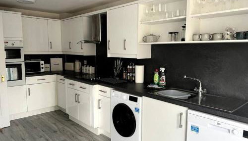 5 Bed House Sleeps 9 Parking Garden Pet Friendly in Sileby - Foto 5