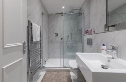 Luxury London 3 Bedroom Duplex with Pool Table - 4HS - Foto 15