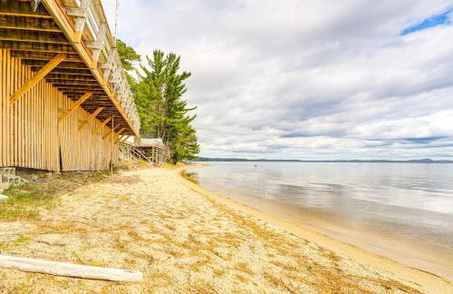 Walk to Beach and Sebago Lake Luxe Family Getaway! - Foto 38