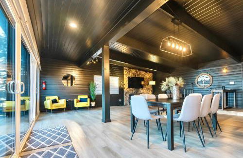 Updated Mountain Cabin Retreat with 180 views off Deck and Balcony - Foto 26