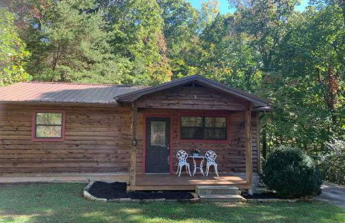 Smoky Mountain Cabin with HOTTUB - Photo 12