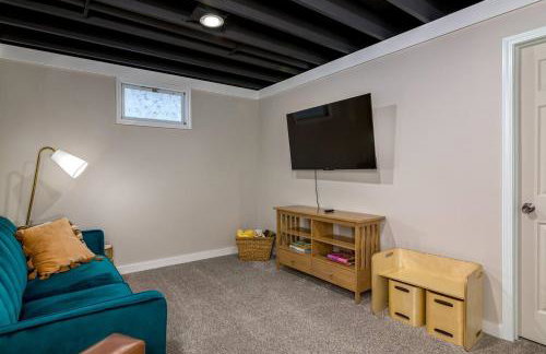 Charming 2BR Home w Outdoor Space & BBQ Grill - Foto 8