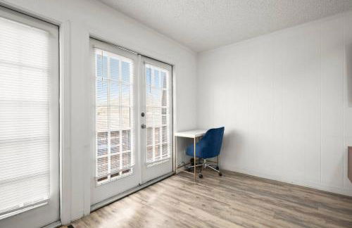 Bright & Cozy 1BR in Austin | Wi-Fi & Comfort - Foto 13