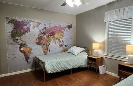 Large Cozy House Near NexusPark Air Hockey - Foto 27