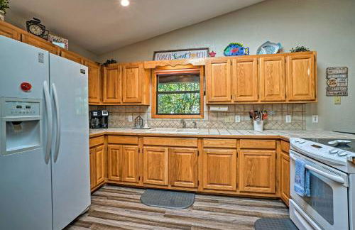 Home with Large Deck on Table Rock Lake! - Foto 7