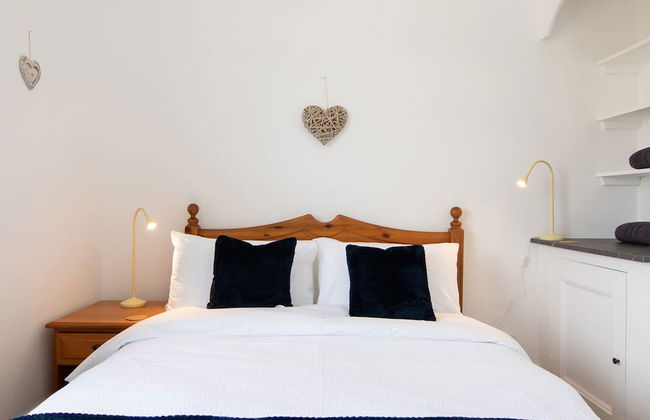 Beautiful Beachfront House wth Balcony Sea Views - Foto 29