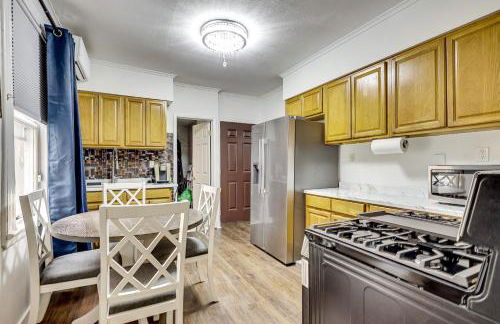 Walk to Public Transit! Pet-Friendly Lodi Apt - Foto 10