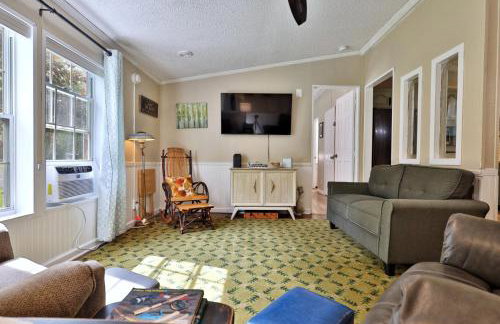 The Bomoseen Bungalow - Vermont Lake House Close to Ski Resorts! Private dock, ski rental ticket deals - Foto 22