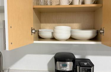 2 bed peaceful, lakeview studio NO FEES - Foto 2