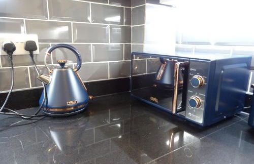 Elegant Windsor Flat - Short Walk to Windsor Castle, River Thames & Train Station - Foto 17