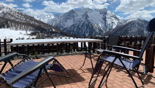 Bilocale con terrazzo e vista spettacolare sui monti - Foto 1