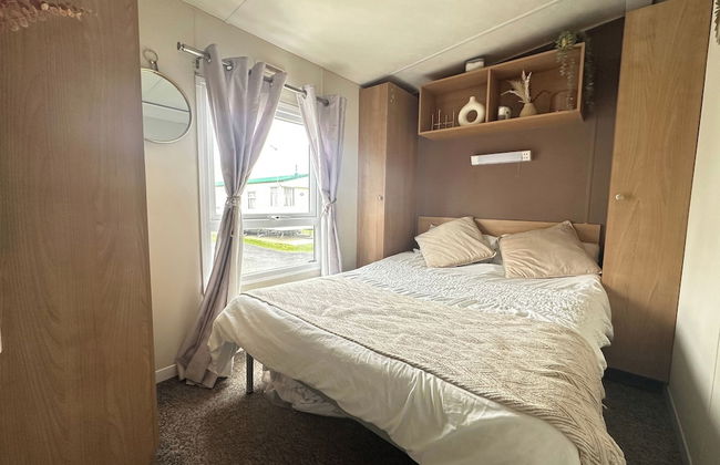 Harwich - Caravan - Sleeps 10 - Garden - Pool - Foto 10