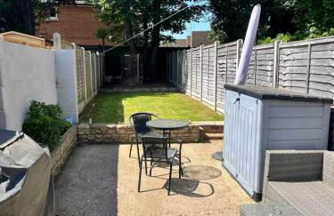 Modern 2 Bed House in Rainham, Kent - Central Location - Foto 30
