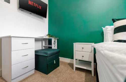 Exotic 4BD, Etihad, Coop Arena - TV in all Rooms and Outdoor Dining - Foto 10