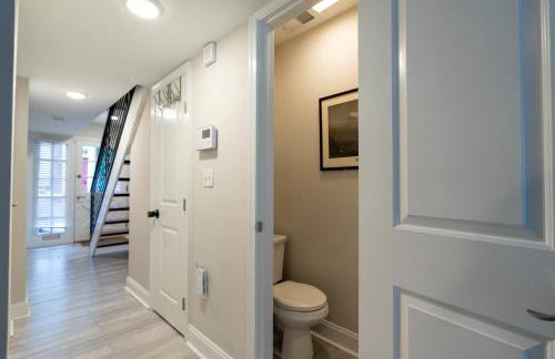 Stylish 3BR w Pool Table & Garage - Foto 25