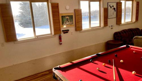 Chester Currents by KABINO Riverfront on Henrys Fork Air Conditioning Boat Launch Foosball Pool Table Huge Yard Garage WIFI - Foto 4