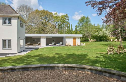 Cheltenham's Most Luxurious House - Beautiful Hot Tub & Indoor Pool - Photo 23