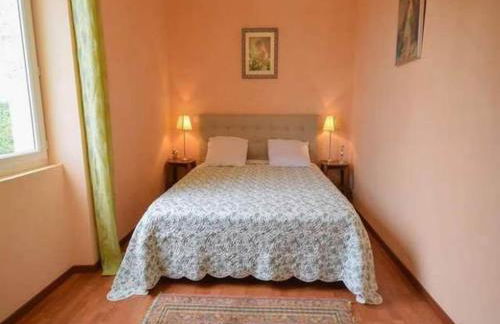 Spacious family home with countryside views - Photo 37