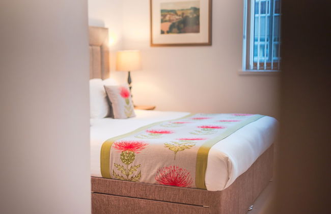 Highland Apartments By Mansley - Photo 16