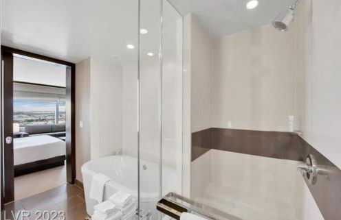 VDARA Beautiful suite on 22nd FLR Free Valet parking - Foto 35