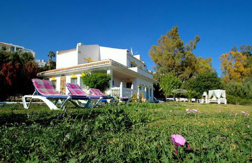 Holiday villa in 10 min from Fuengirola beach with sea views pool BBQ parking WiFi aircon big garden - Photo 13