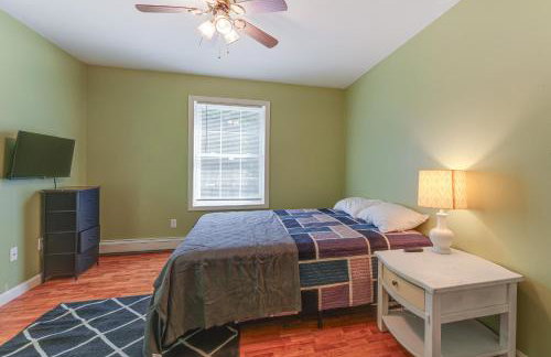 4 Mi to Long Lake! Secluded Haven with Fenced Yard - Foto 13