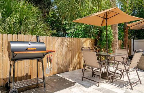 4 Bedroom 3 Full Bath Boho Oasis Saltwater Pool Near Downtown, North of Hyde Park Sleeps 12 Pets OK - Foto 49