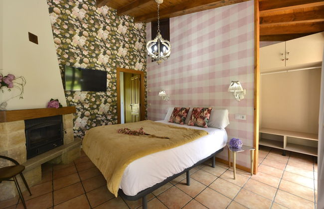 Piscina climatizada y cubierta 365 dias en Casa Rural con Encanto El Puentuco una de las casas mas valoradas de Cantabria - Foto 14